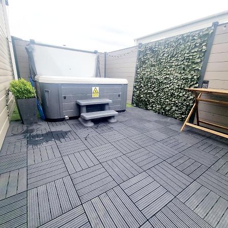 Apple Tree Lodge Hot Tub 3 Bedroom 2 Bars Morpeth Exterior foto