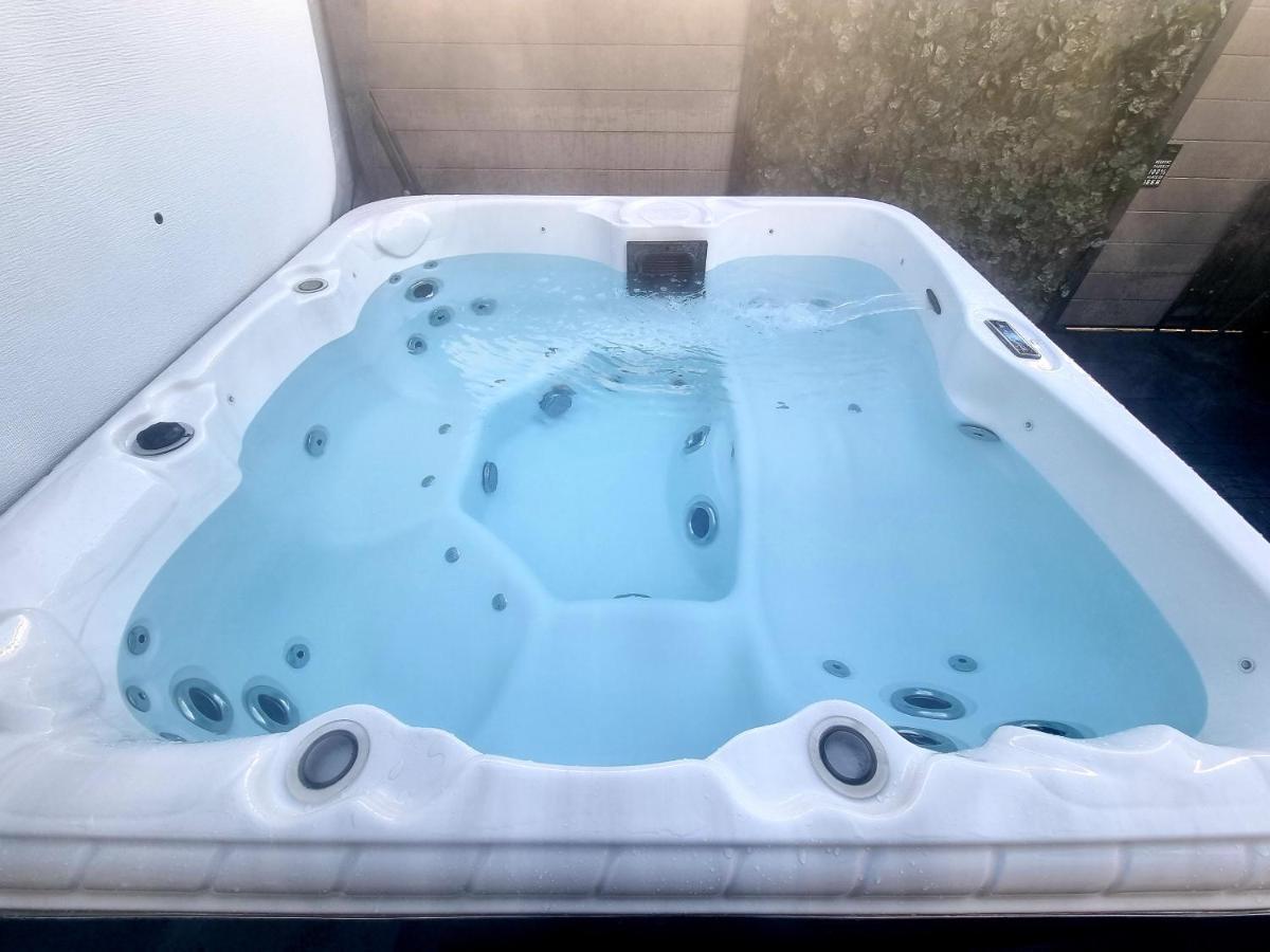 Apple Tree Lodge Hot Tub 3 Bedroom 2 Bars Morpeth Exterior foto