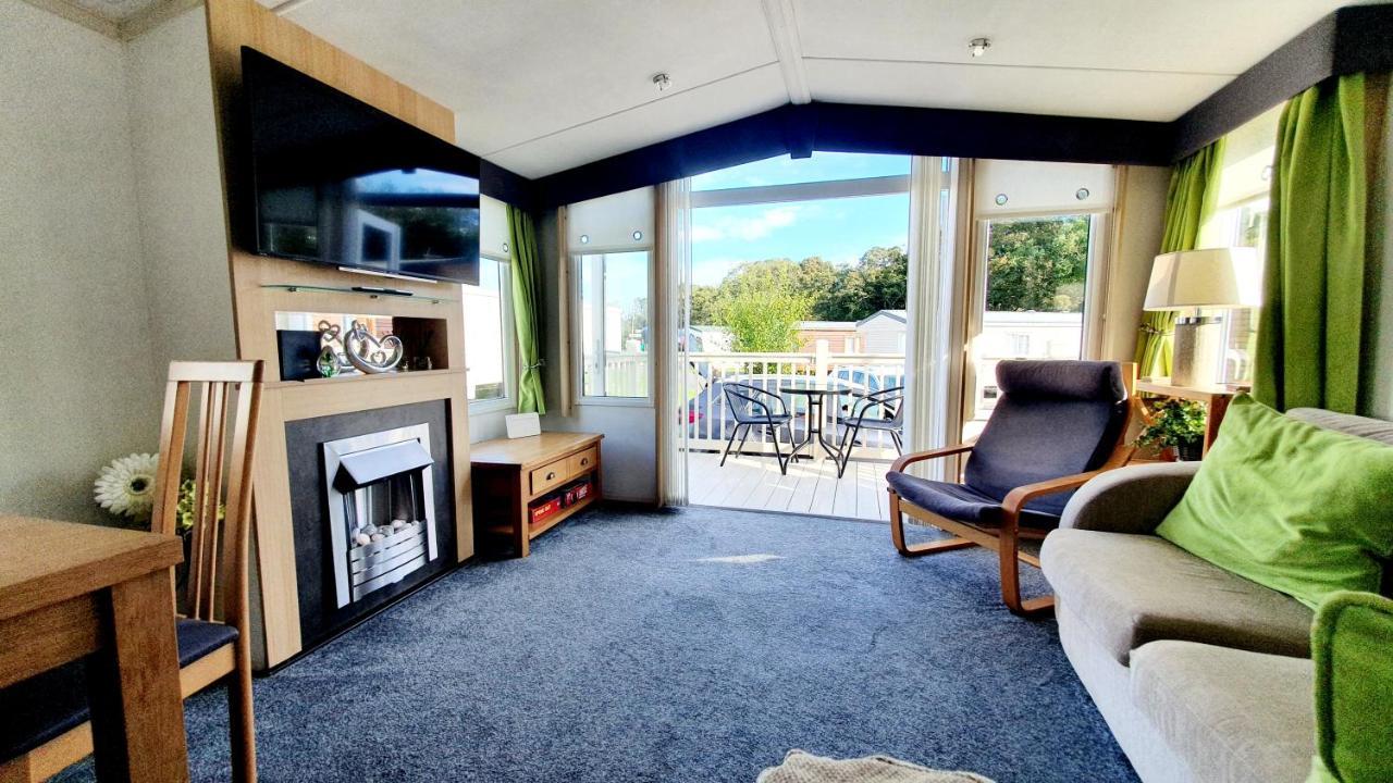 Apple Tree Lodge Hot Tub 3 Bedroom 2 Bars Morpeth Exterior foto
